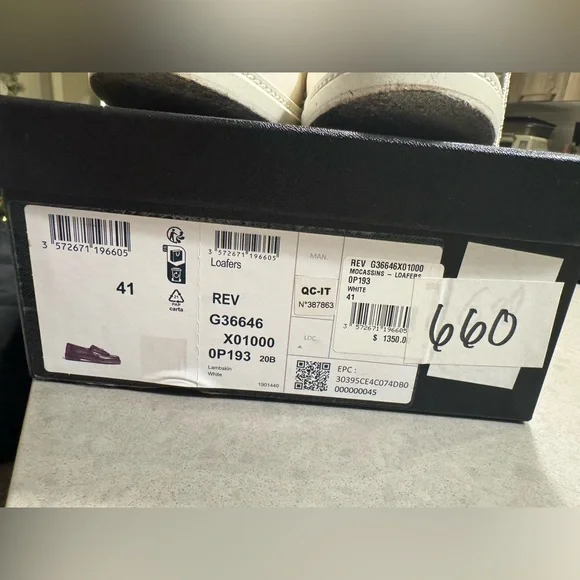 Chanel Women's Turnlock White Loafers size 41 - Picture 9 of 9